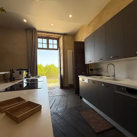 Villa Exceptional Rental, Les Roses, 12 Beds Excideuil